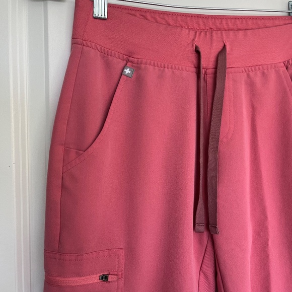 SOLD FIGS Zamora Jogger Scrub Pants Pink size Women's XS - Picture 2 of 10